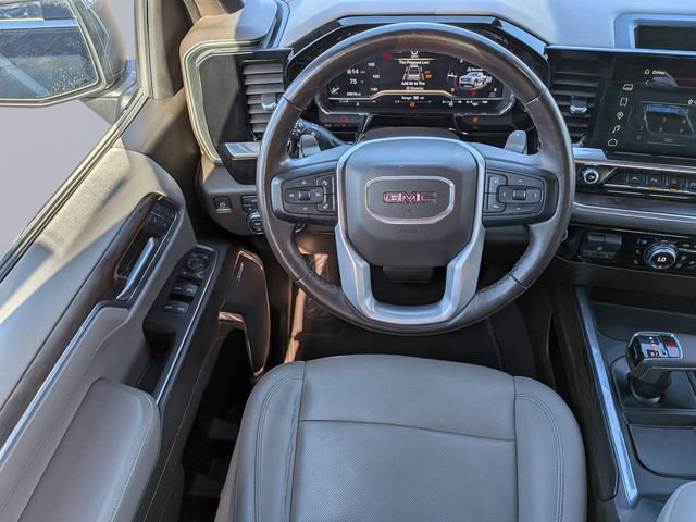 Used 2022 GMC Sierra 1500 SLT w/ SLT Premium Plus Package AWD/4WD image 17