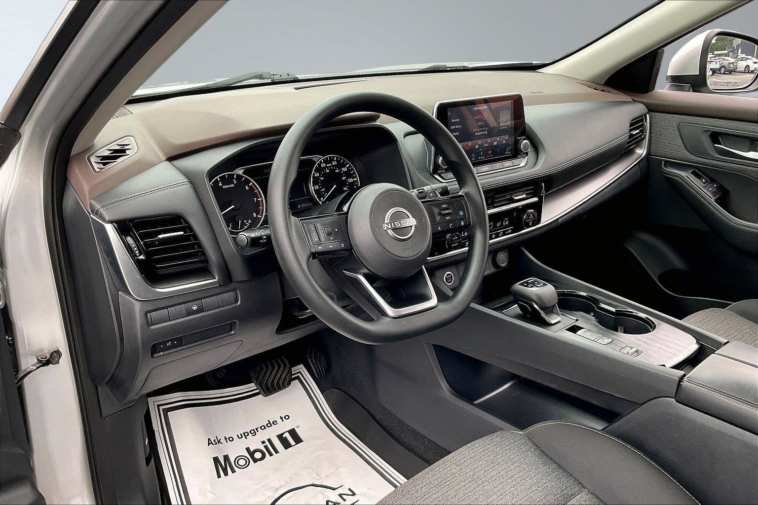 Certified 2022 Nissan Rogue SV FWD image 15