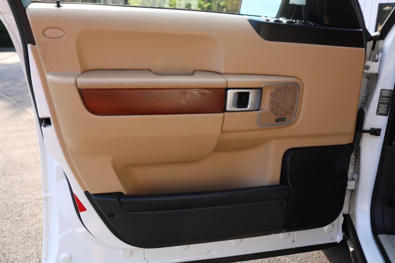 Used 2011 Land Rover Range Rover HSE AWD/4WD image 40