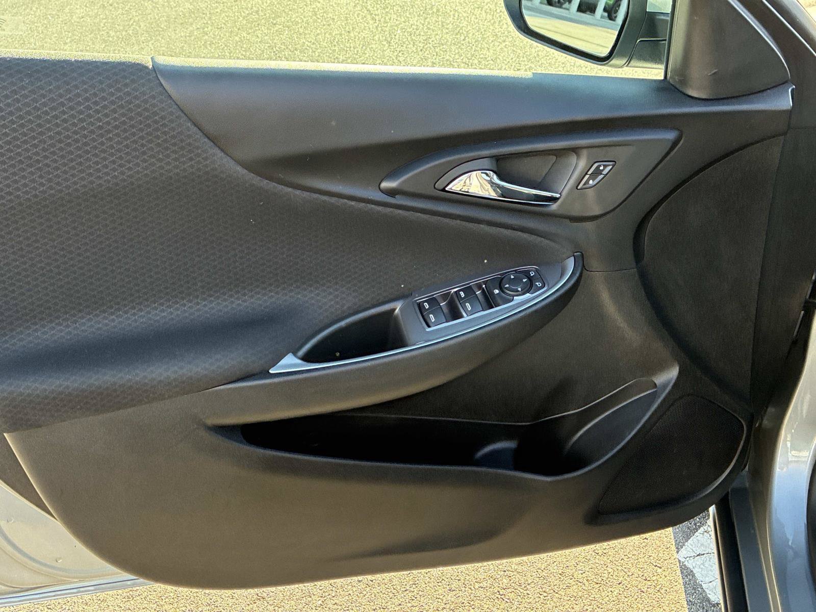 Used 2023 Chevrolet Malibu LT FWD image 22