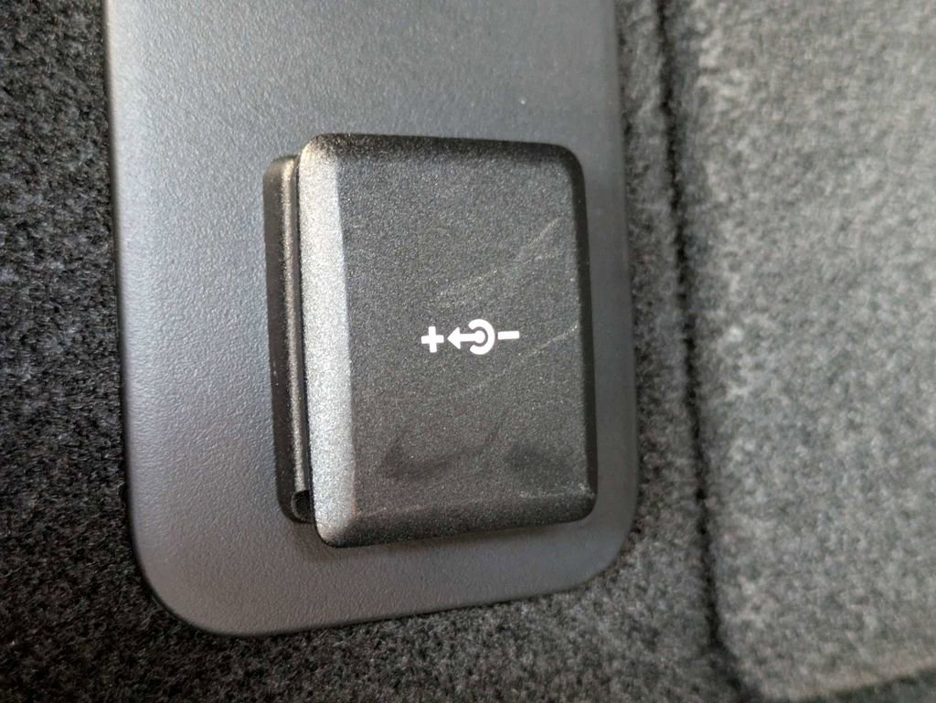Used 2022 Land Rover Range Rover Evoque R-Dynamic S image 14