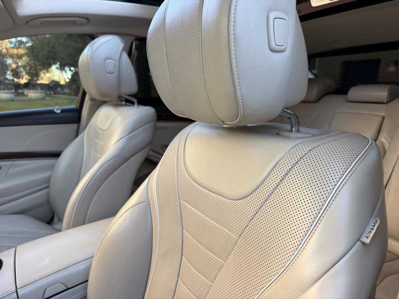 Used 2019 Mercedes-Benz S 560 Sedan image 31