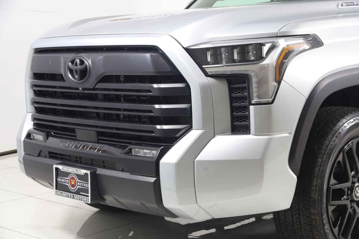 Used 2025 Toyota Tundra Limited AWD/4WD image 48