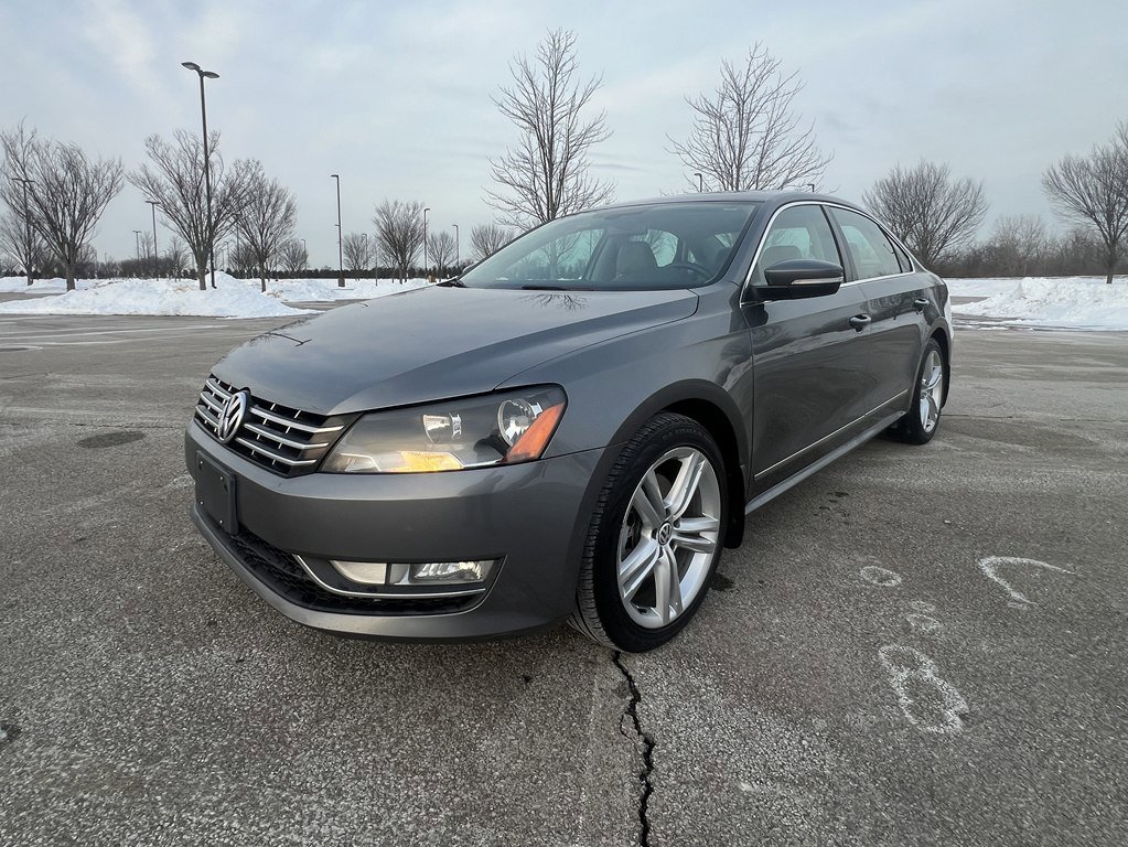 Used 2015 Volkswagen Passat TDI SEL Premium image 1