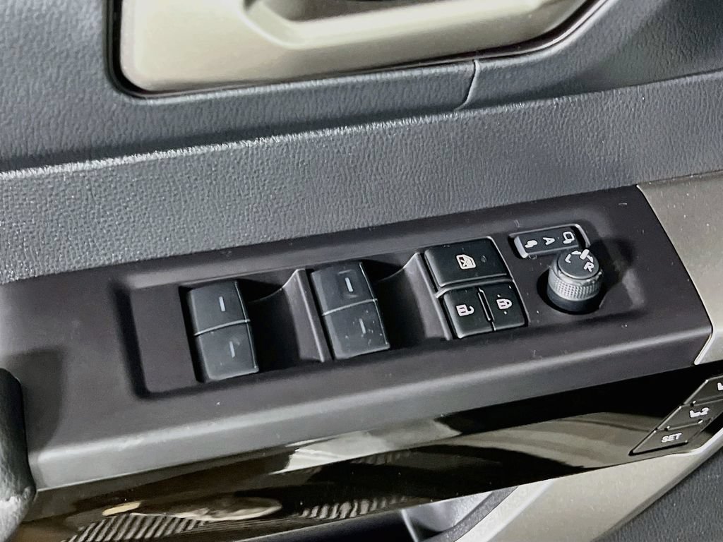 Used 2023 Toyota Tundra Limited AWD/4WD image 17