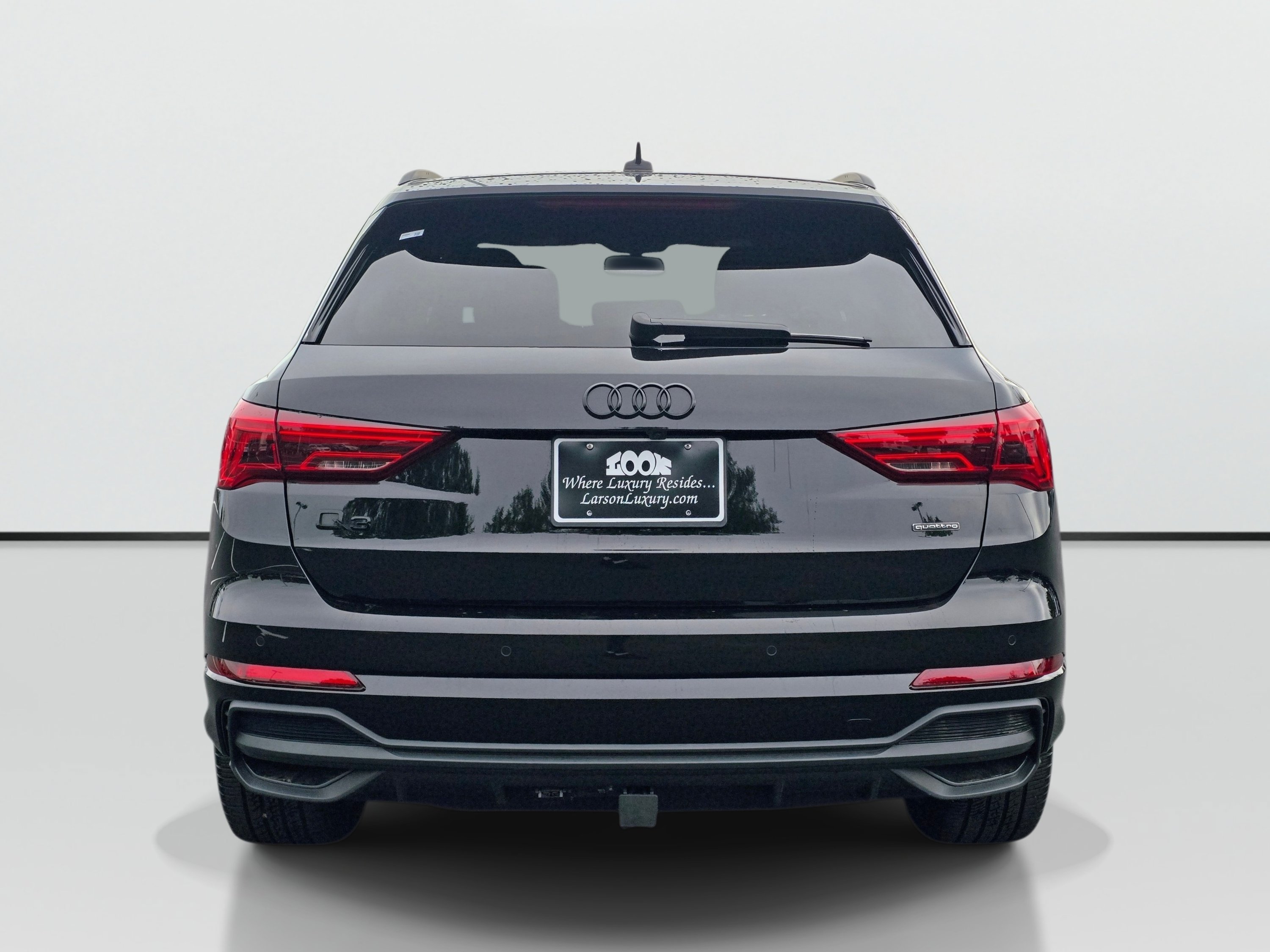 Used 2023 Audi Q3 2.0T Premium Plus w/ Premium Plus Package AWD/4WD image 4