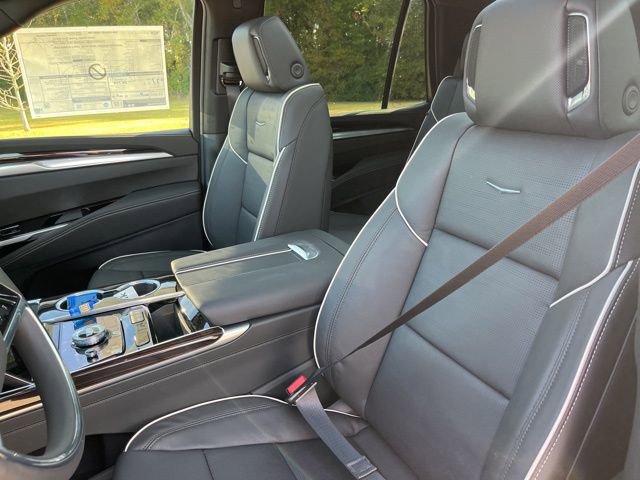New 2026 Cadillac Escalade Luxury w/ Touring Package RWD image 19