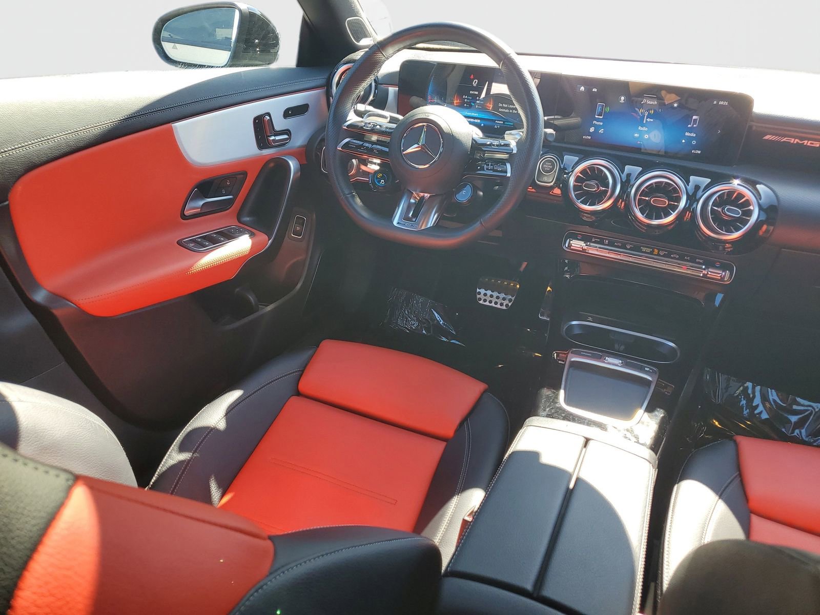 Used 2025 Mercedes-Benz CLA 35 AMG 4MATIC image 11