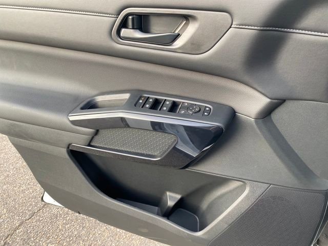 New 2025 Nissan Pathfinder SV image 14