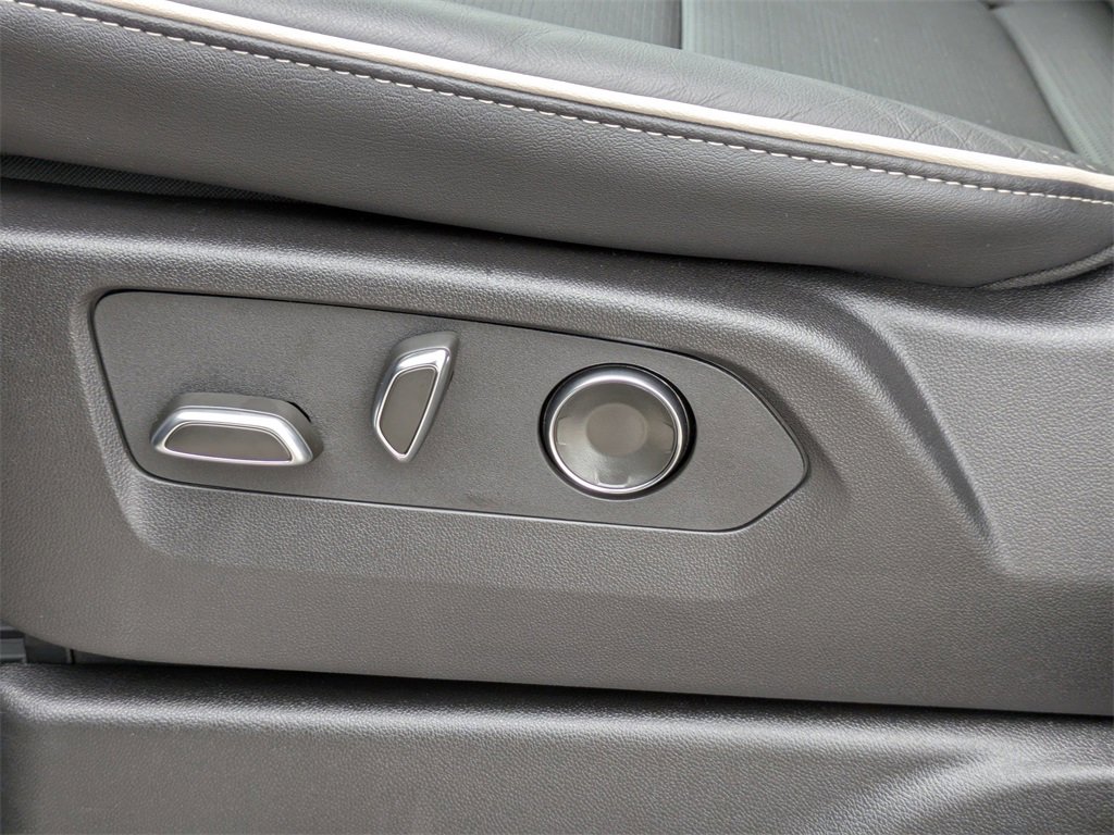 Used 2025 Cadillac Escalade Sport w/ Touring Package image 21