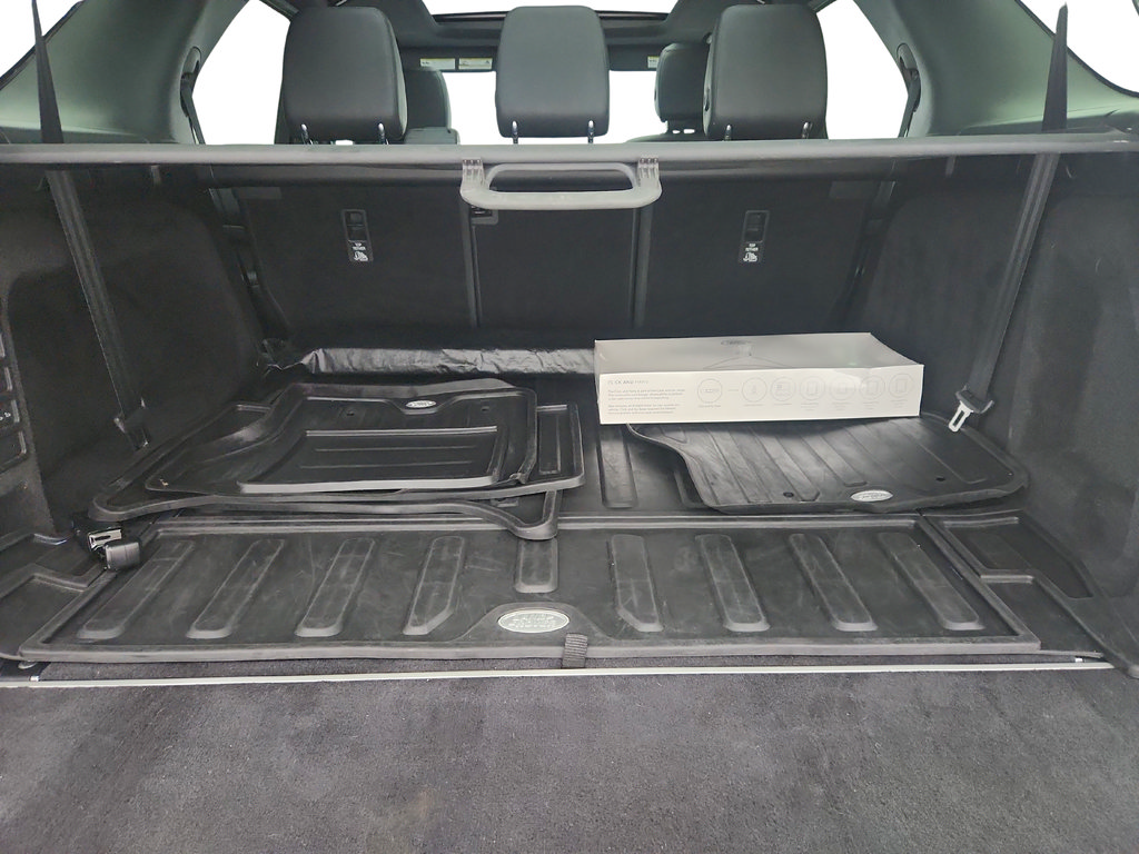 Used 2020 Land Rover Discovery HSE AWD/4WD image 30