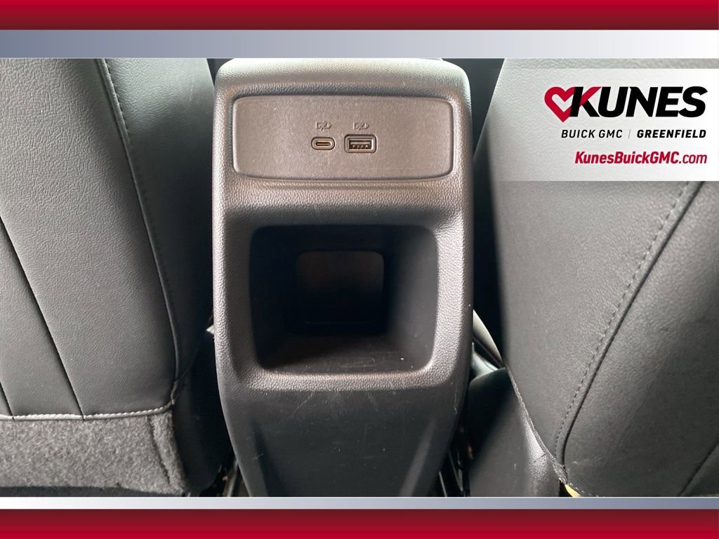 Used 2025 Chevrolet Trax LT image 29