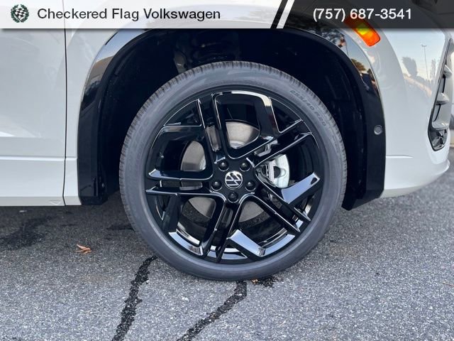 New 2026 Volkswagen Tiguan SE R-Line image 3