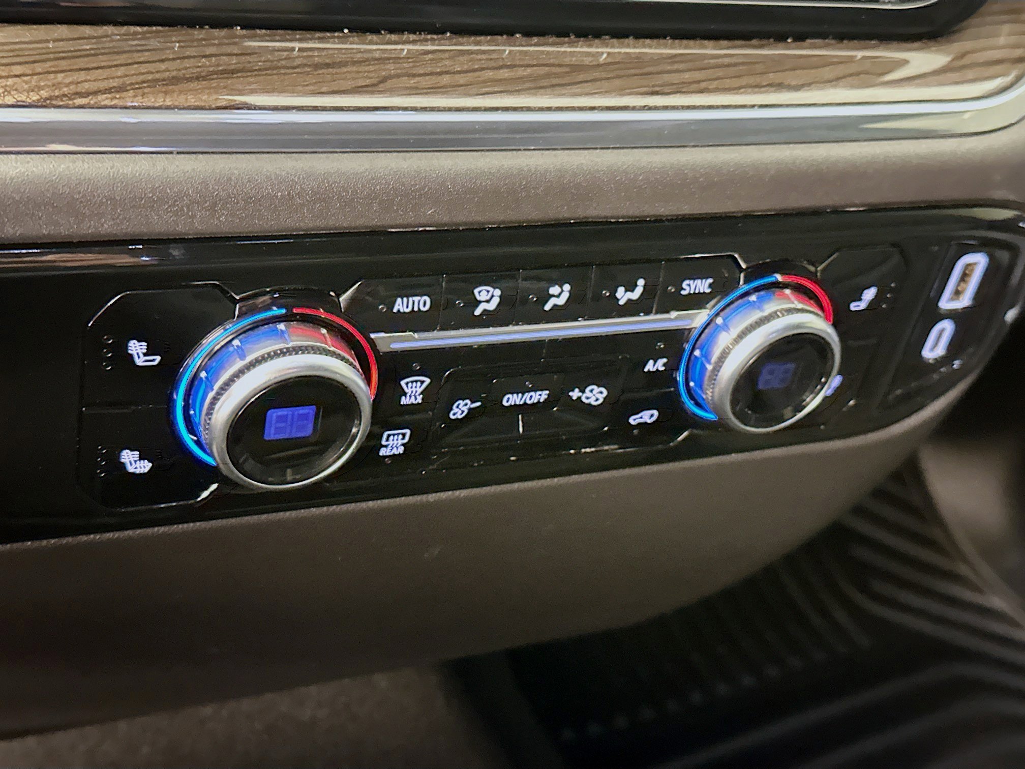 Used 2024 GMC Sierra 1500 Elevation image 24