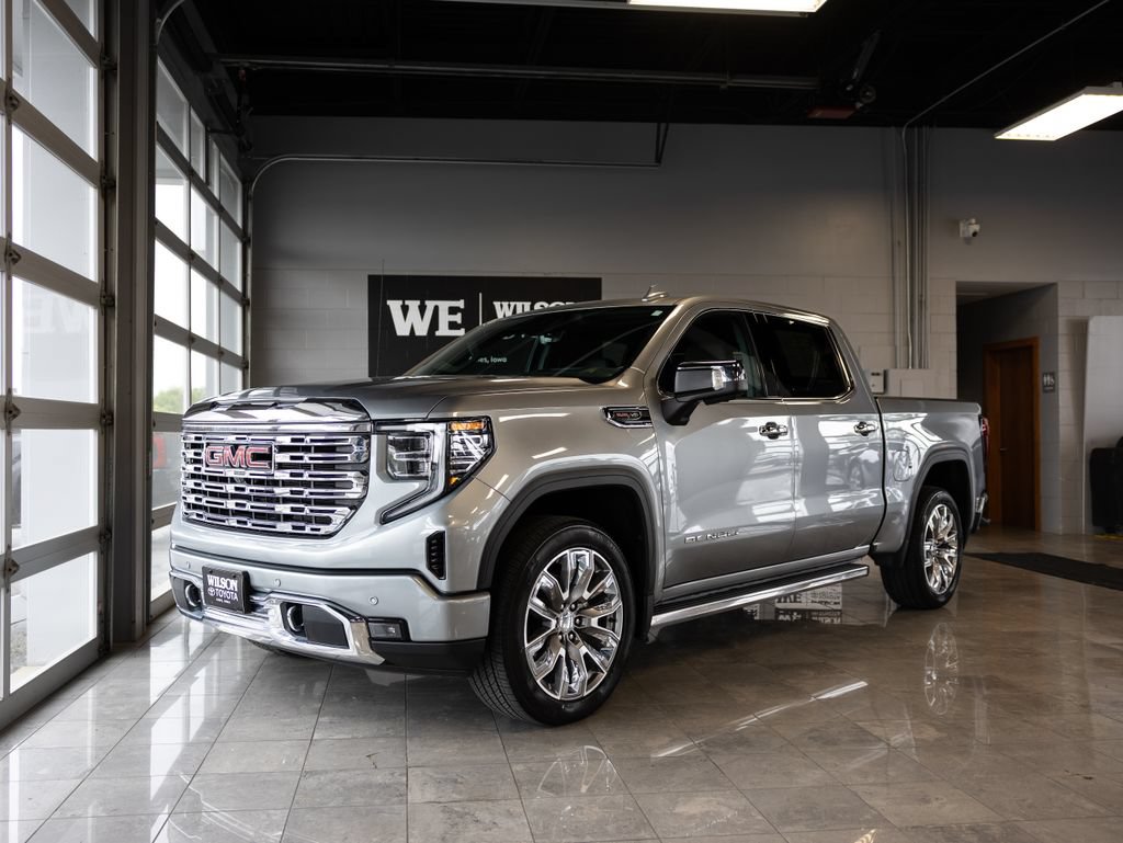 Used 2025 GMC Sierra 1500 Denali w/ Denali Reserve Package AWD/4WD image 2