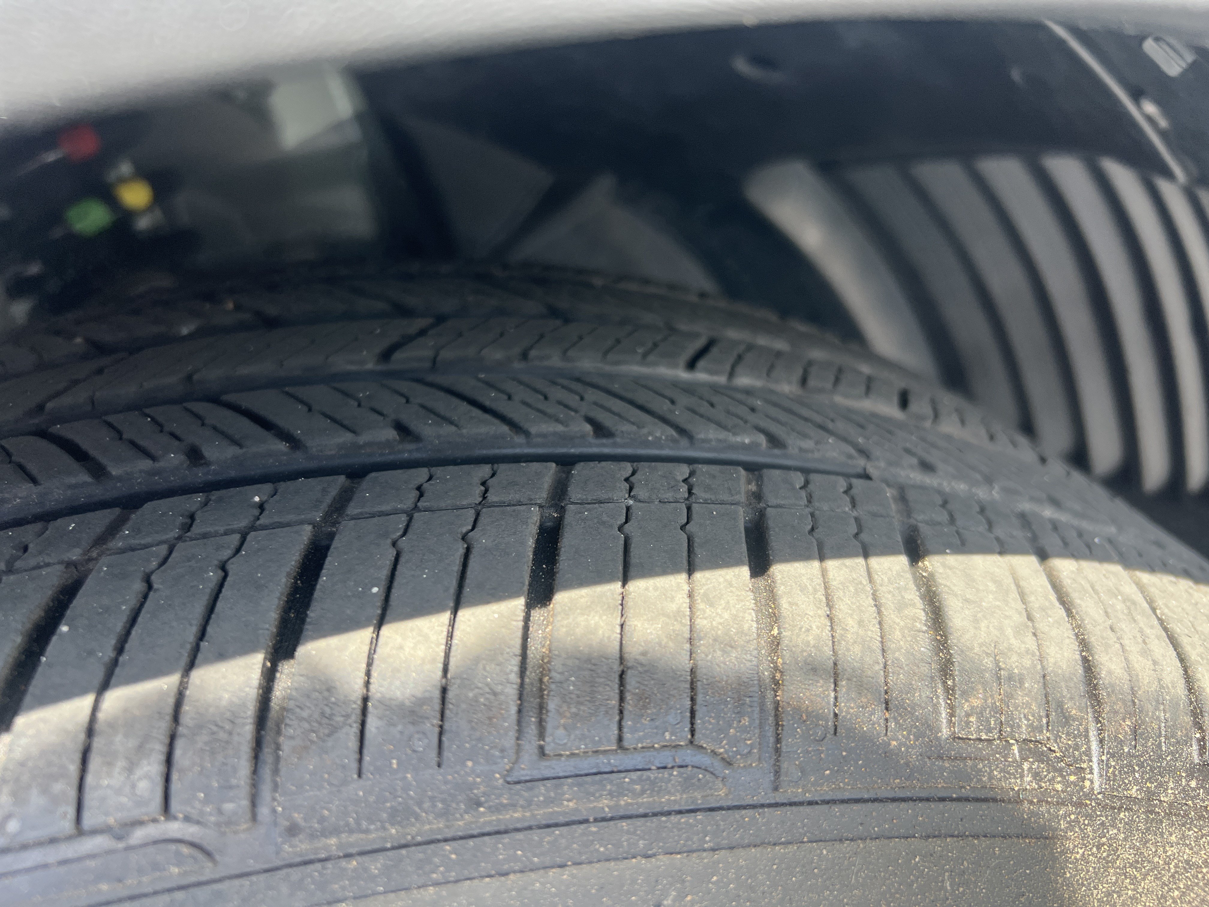 Certified 2025 Mercedes-Benz GLE 450e 4MATIC w/ Driver Assistance Package image 12