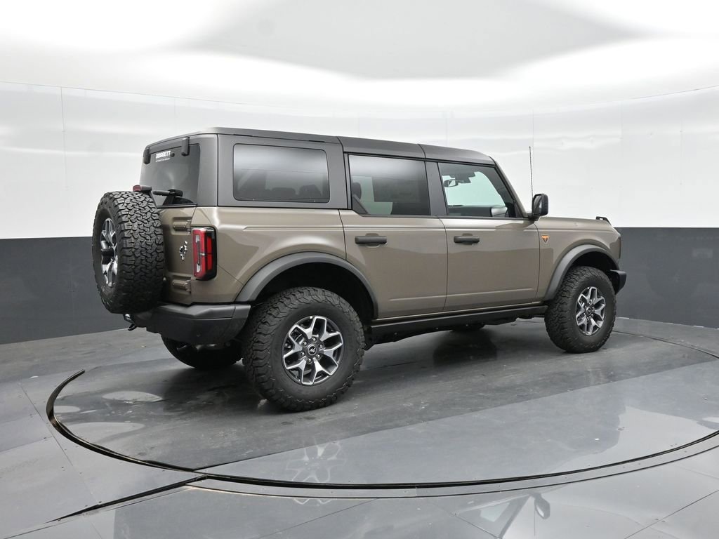Used 2025 Ford Bronco Badlands image 11