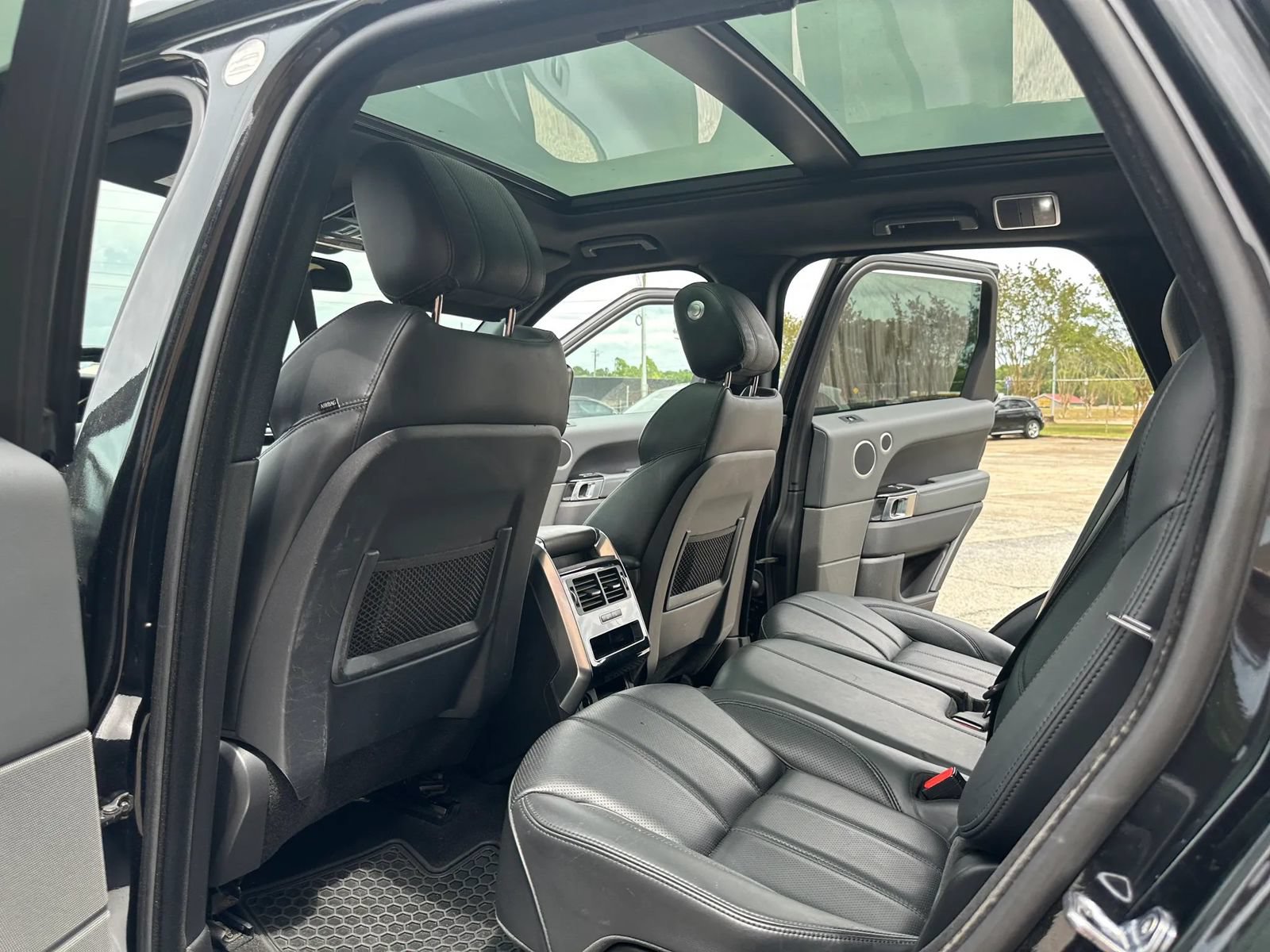Used 2015 Land Rover Range Rover Sport HSE AWD/4WD image 16