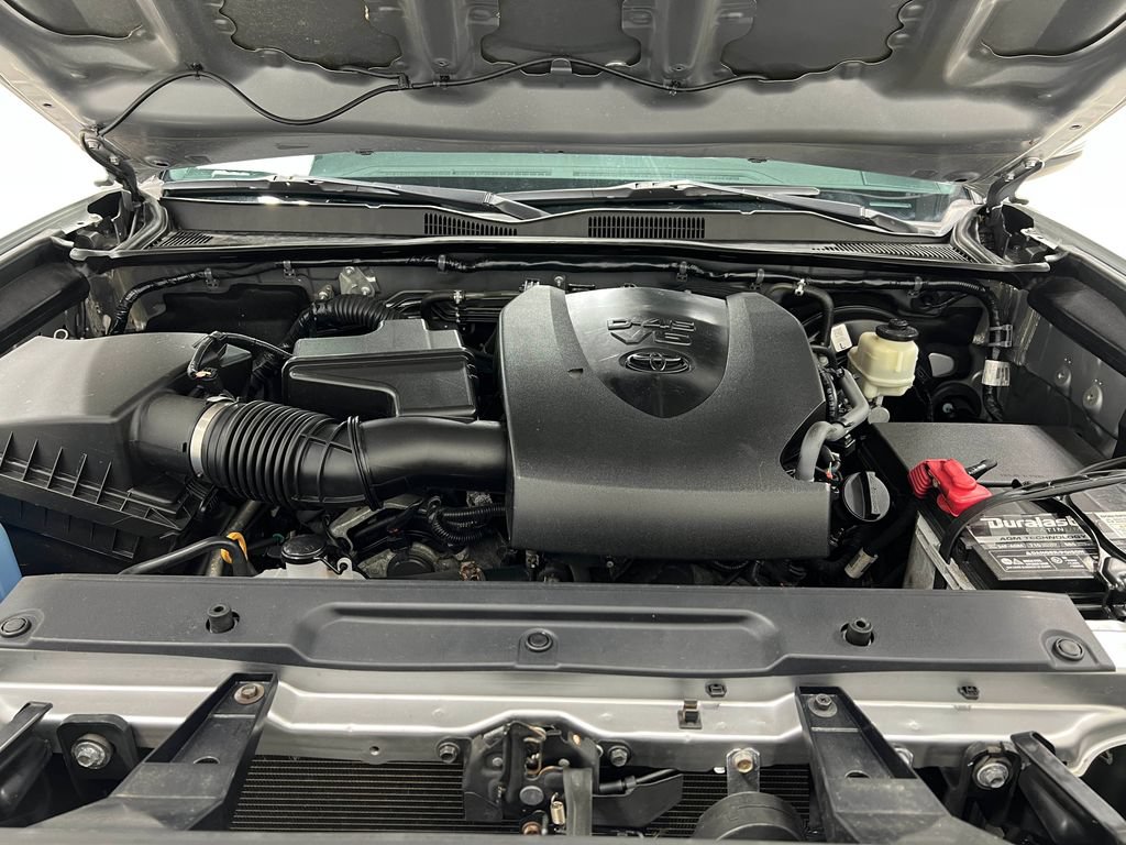 Used 2017 Toyota Tacoma Limited w/ Tow Package AWD/4WD image 29