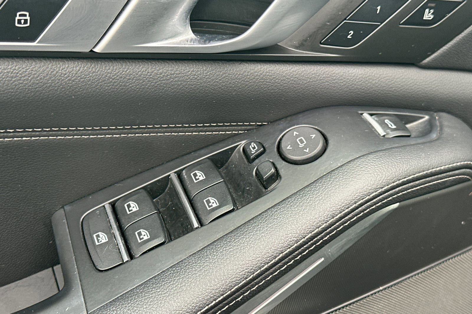 Used 2019 BMW X5 xDrive40i w/ M Sport Package image 14