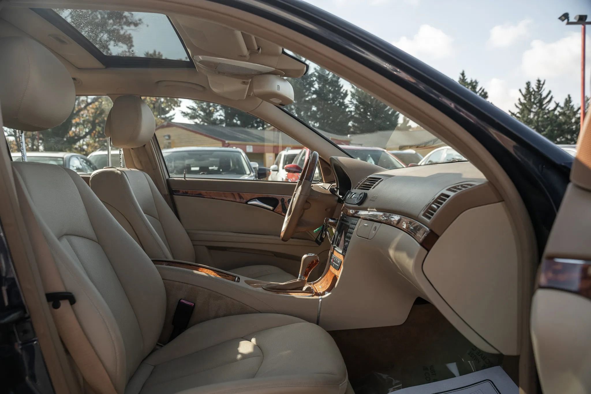 Used 2009 Mercedes-Benz E 350 4MATIC Wagon image 13