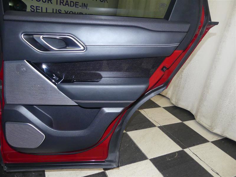 Used 2019 Land Rover Range Rover Velar R-Dynamic HSE image 36