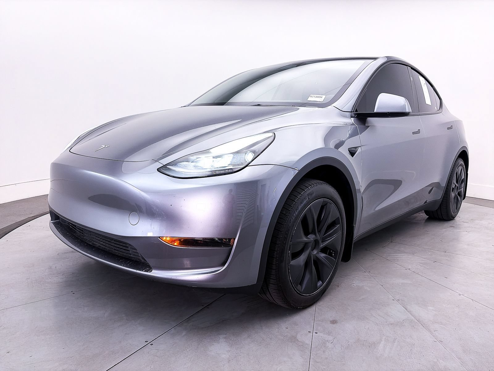 Used 2025 Tesla Model Y Long Range RWD image 12