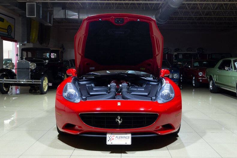Used 2010 Ferrari California RWD image 43