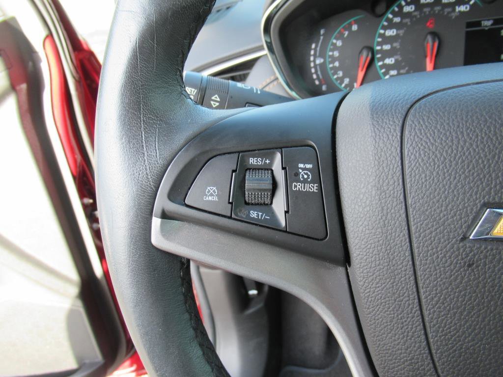 Used 2022 Chevrolet Trax LT w/ LT Convenience Package image 17