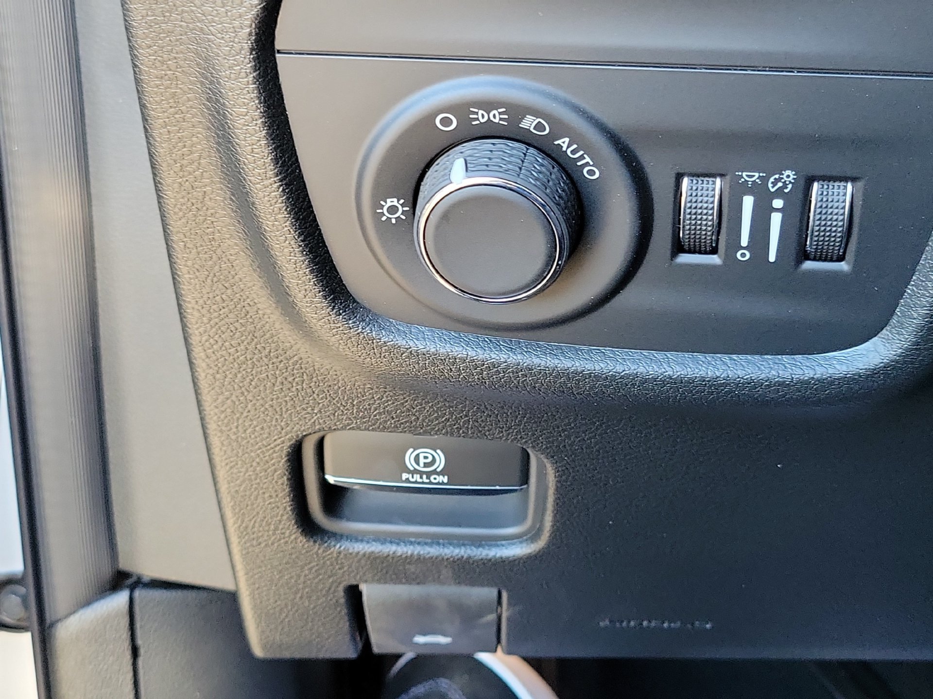 New 2026 Jeep Grand Cherokee Altitude AWD/4WD image 8