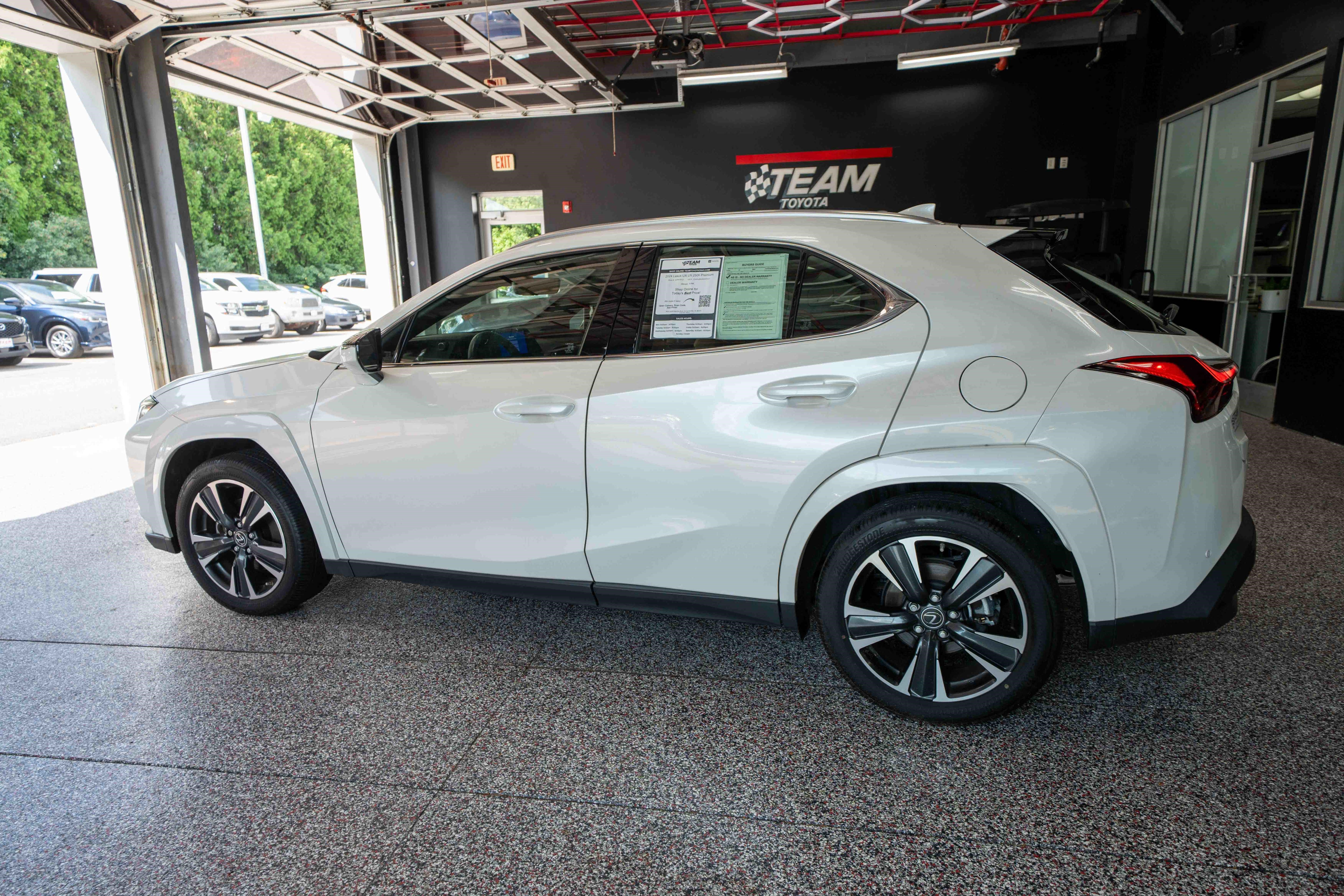 Used 2024 Lexus UX 250h AWD w/ Premium Package image 2