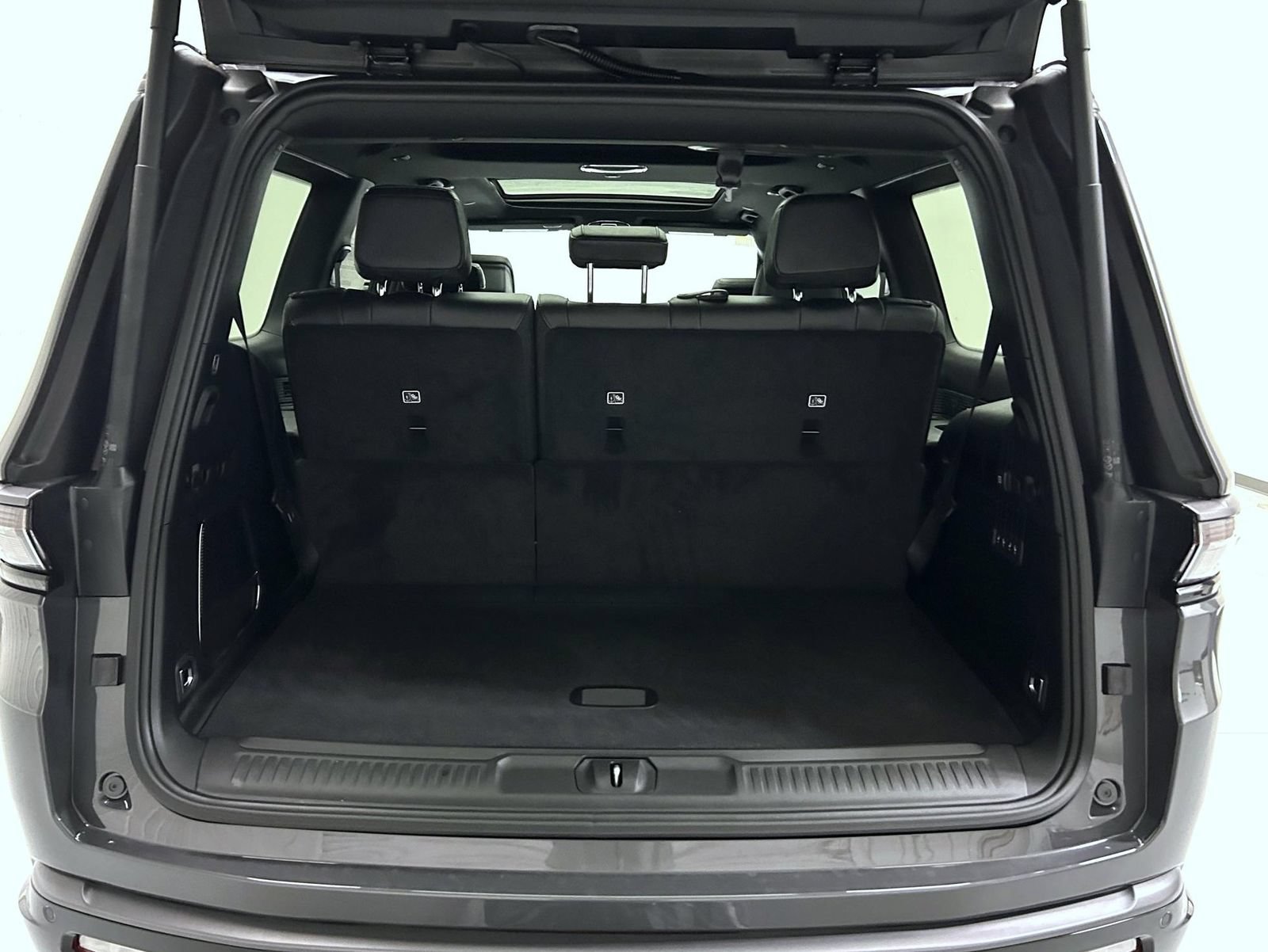 New 2026 Jeep Grand Wagoneer Limited AWD/4WD image 9