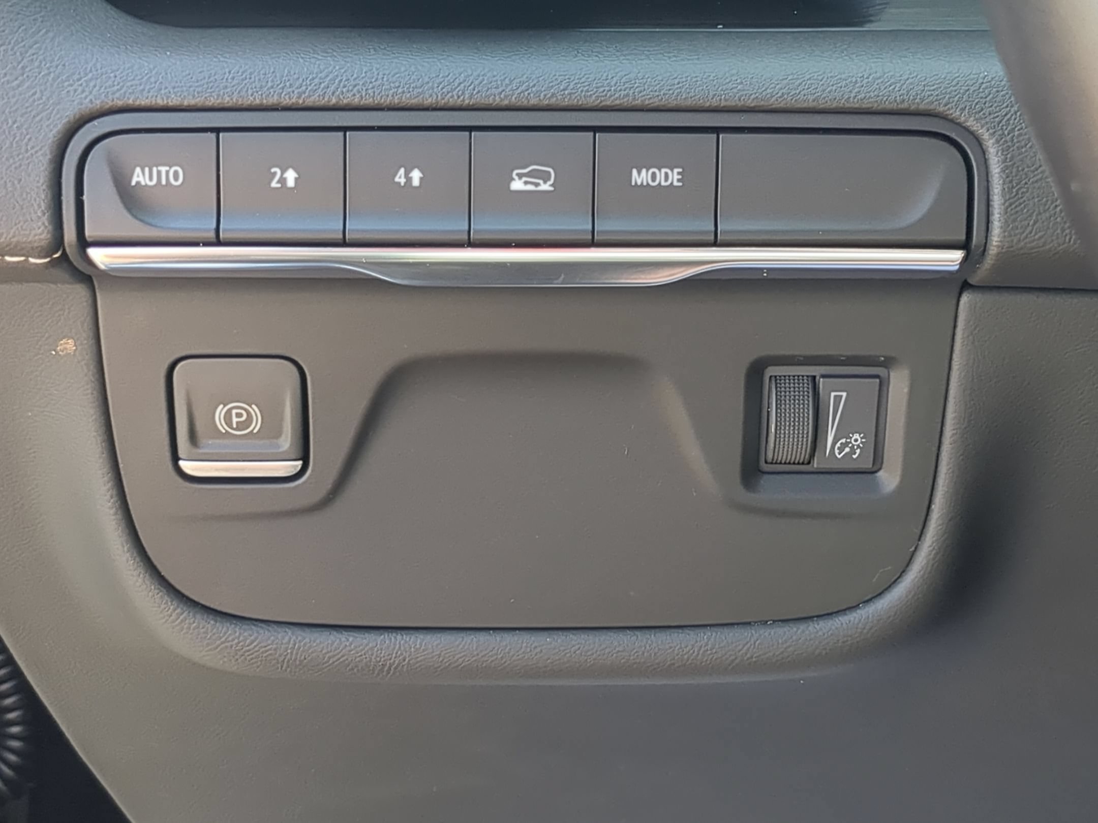 Certified 2022 Cadillac Escalade Luxury AWD/4WD image 16