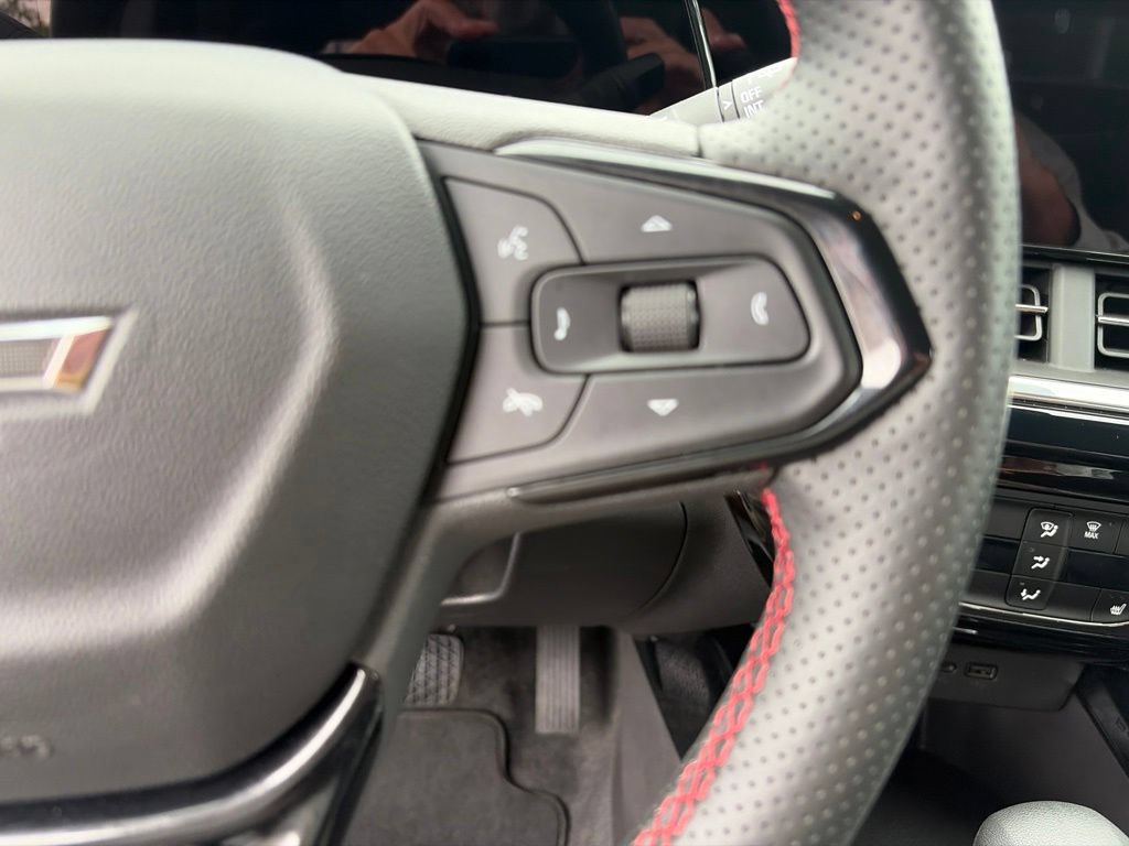 Used 2025 Chevrolet Trax RS w/ Driver Confidence Package FWD image 27