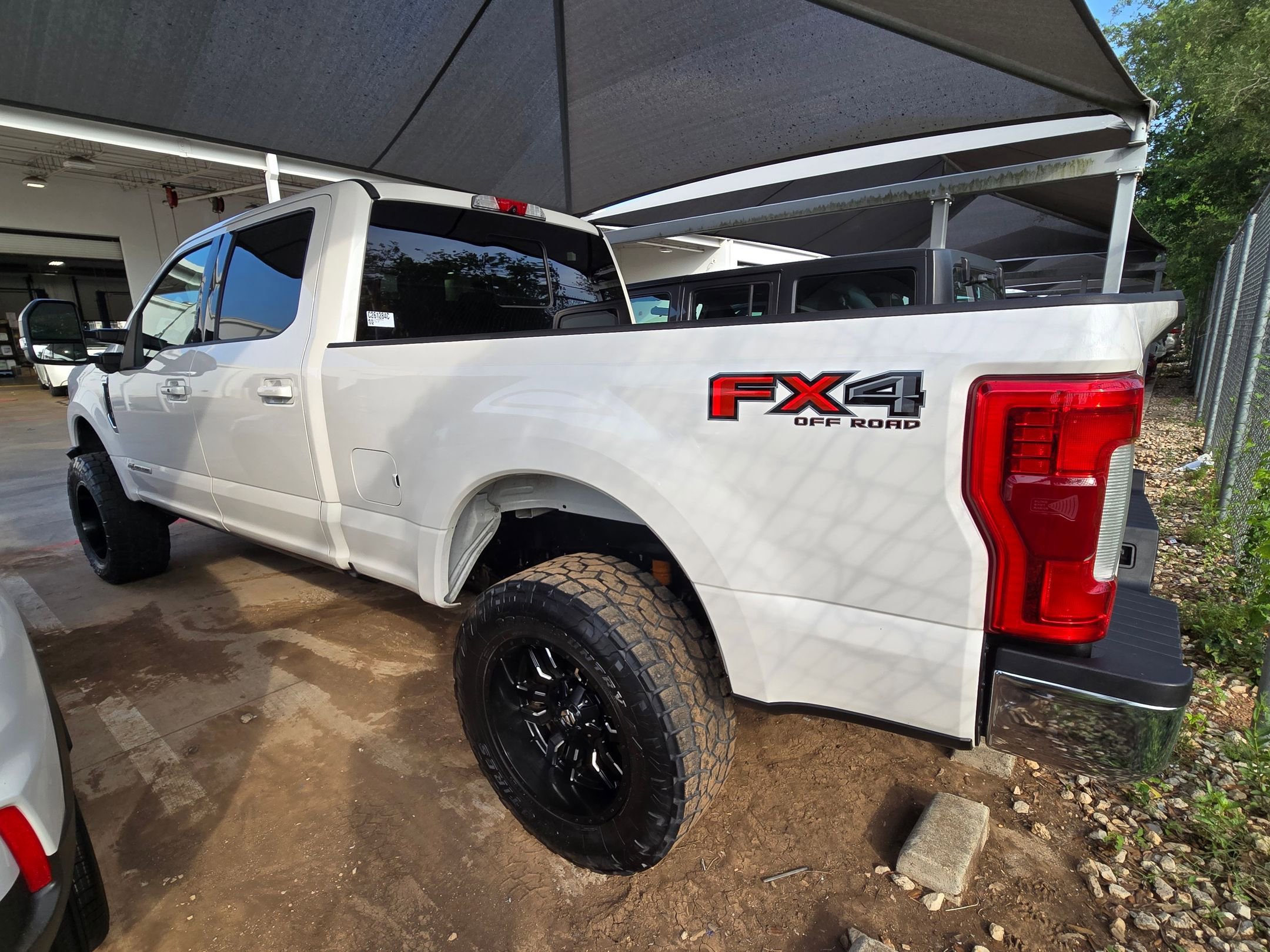 Used 2019 Ford F250 Lariat w/ Lariat Ultimate Package AWD/4WD image 8