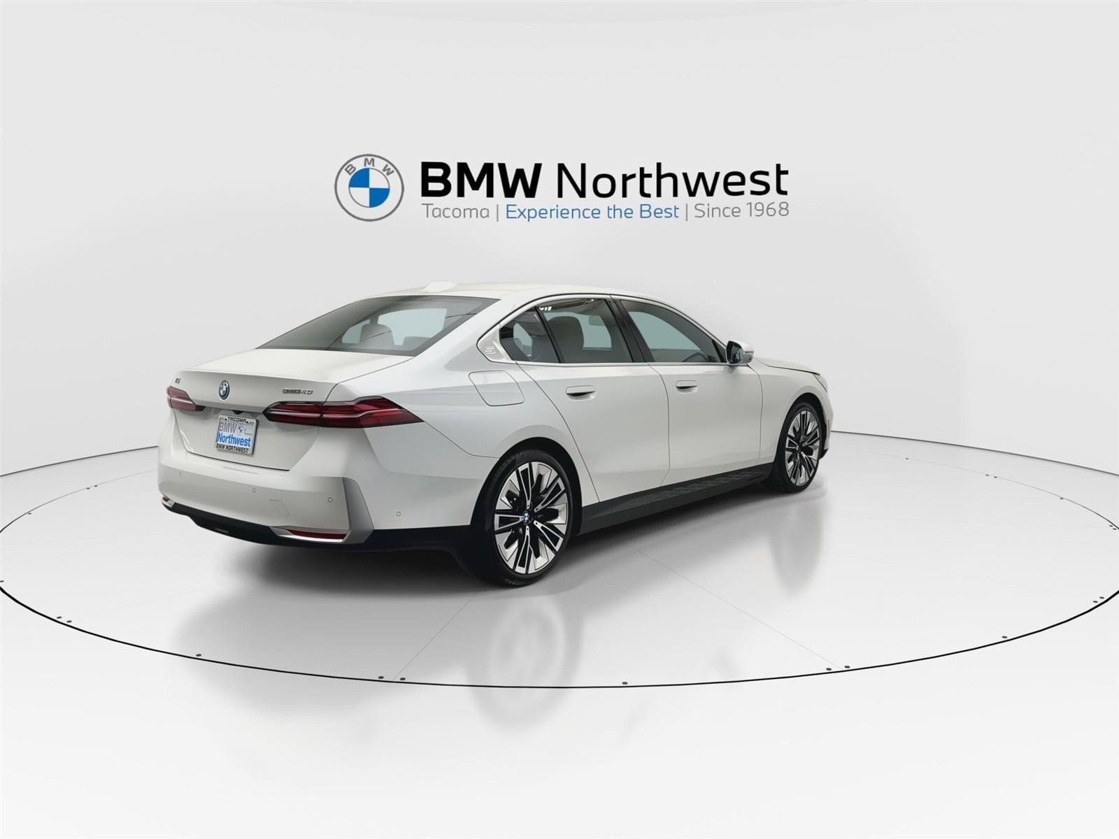 Used 2026 BMW i5 eDrive40 RWD image 3