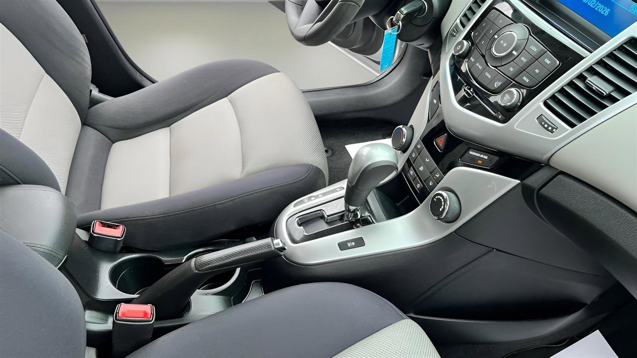 Used 2015 Chevrolet Cruze LS FWD image 25