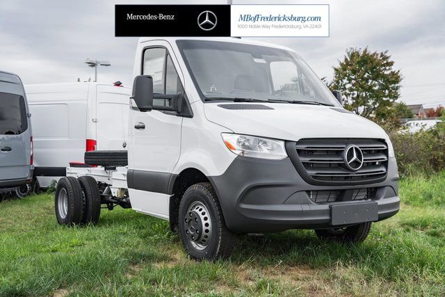 Used 2023 Mercedes-Benz Sprinter 4500 image 1