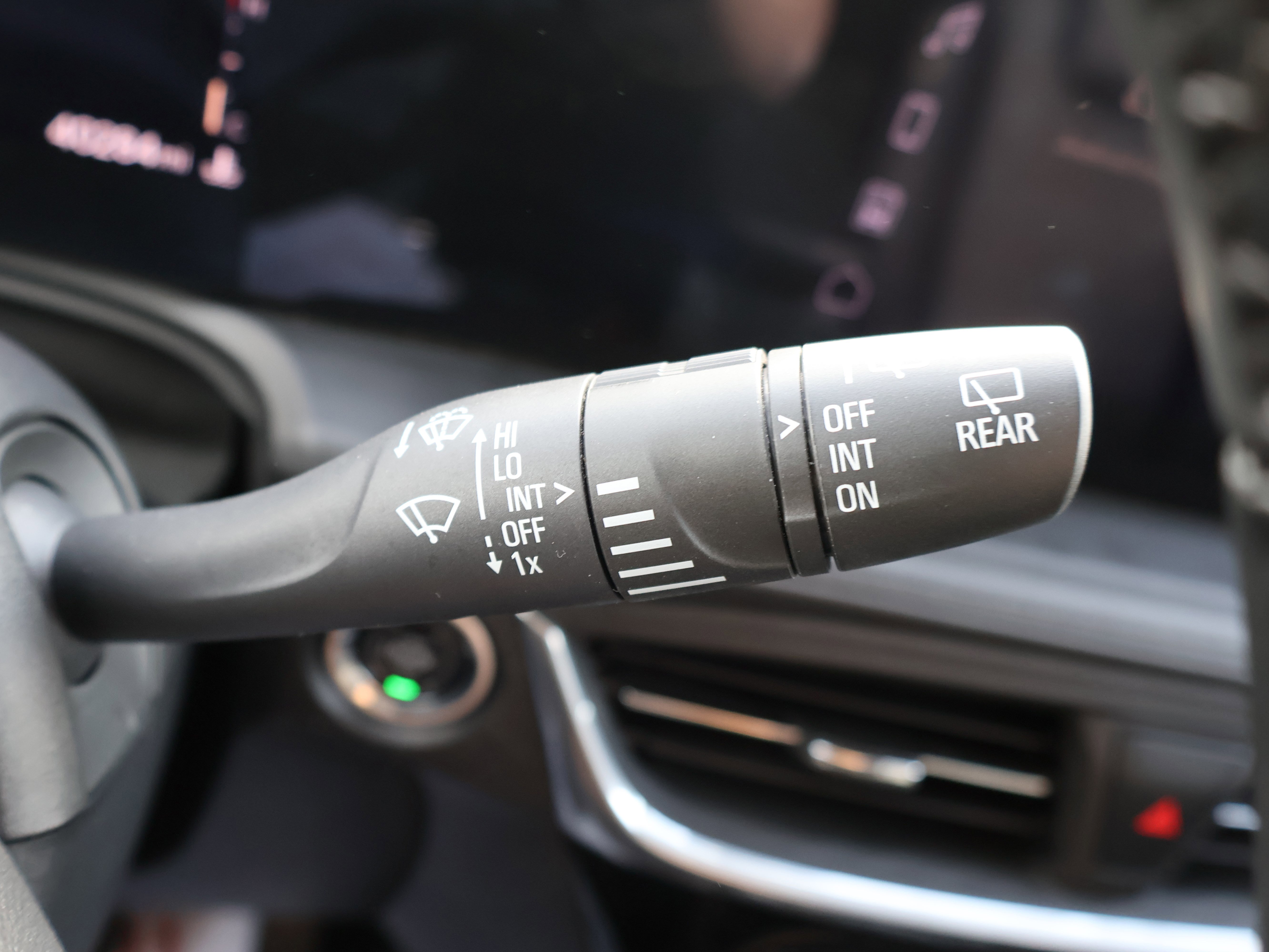 Used 2024 Buick Encore GX Sport Touring image 36