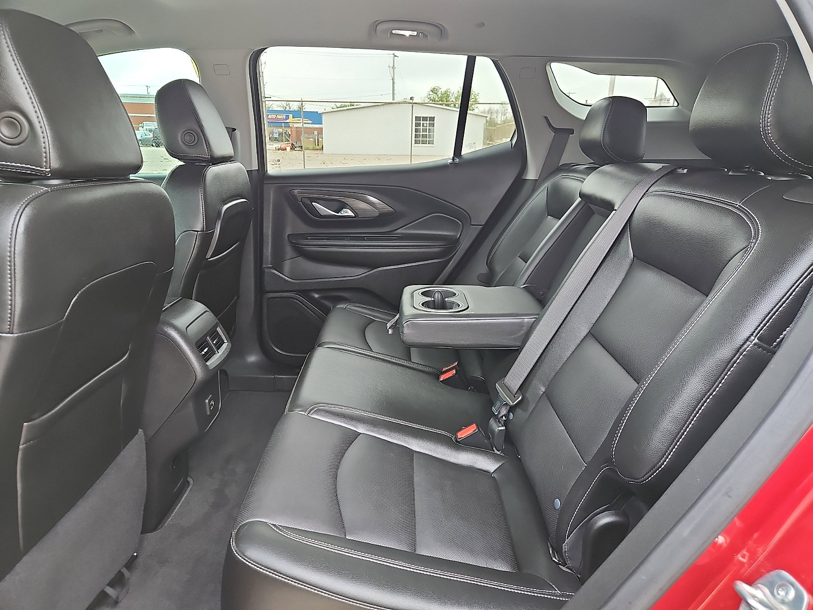 Used 2024 GMC Terrain SLT w/ Elevation Edition image 11