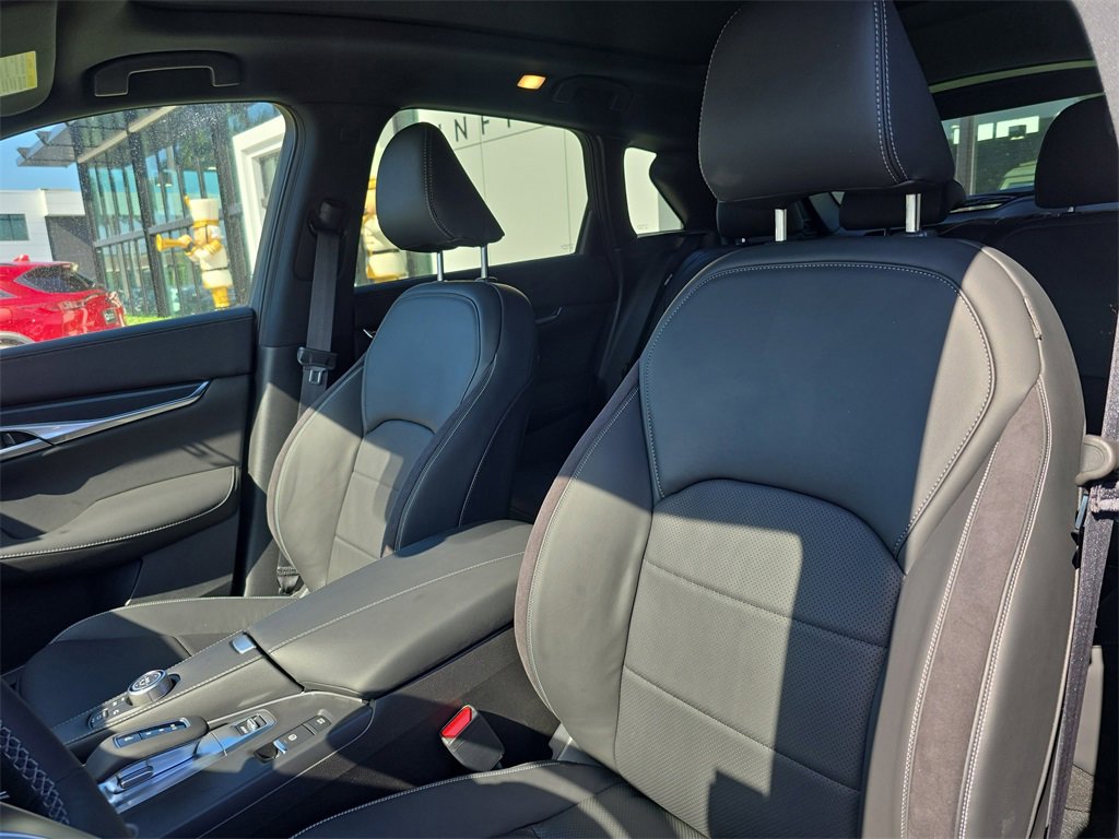 New 2025 INFINITI QX50 Sport image 19