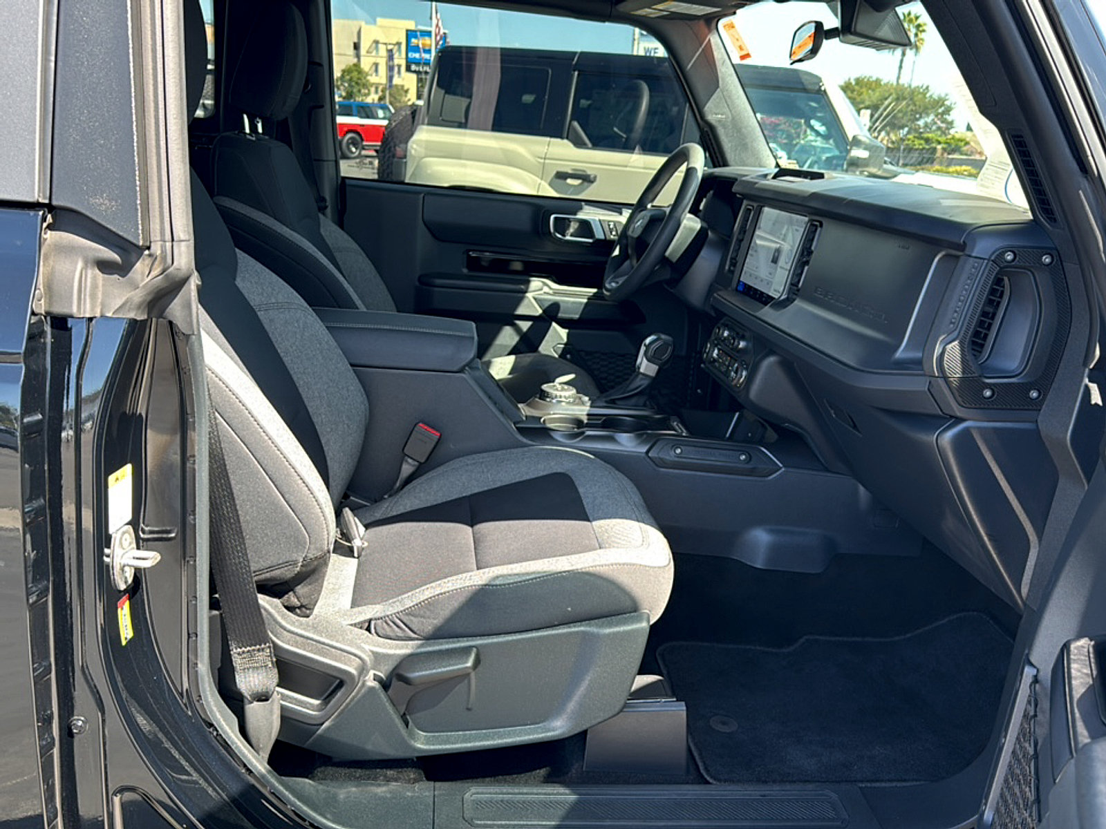 Used 2025 Ford Bronco 2-Door AWD/4WD image 6
