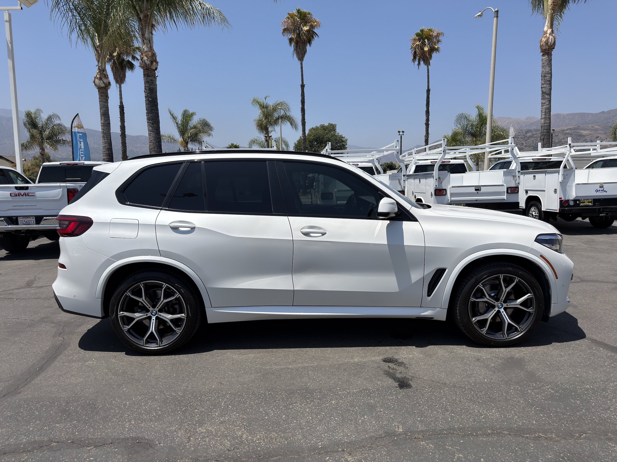 Used 2021 BMW X5 xDrive40i w/ M Sport Package AWD/4WD image 9