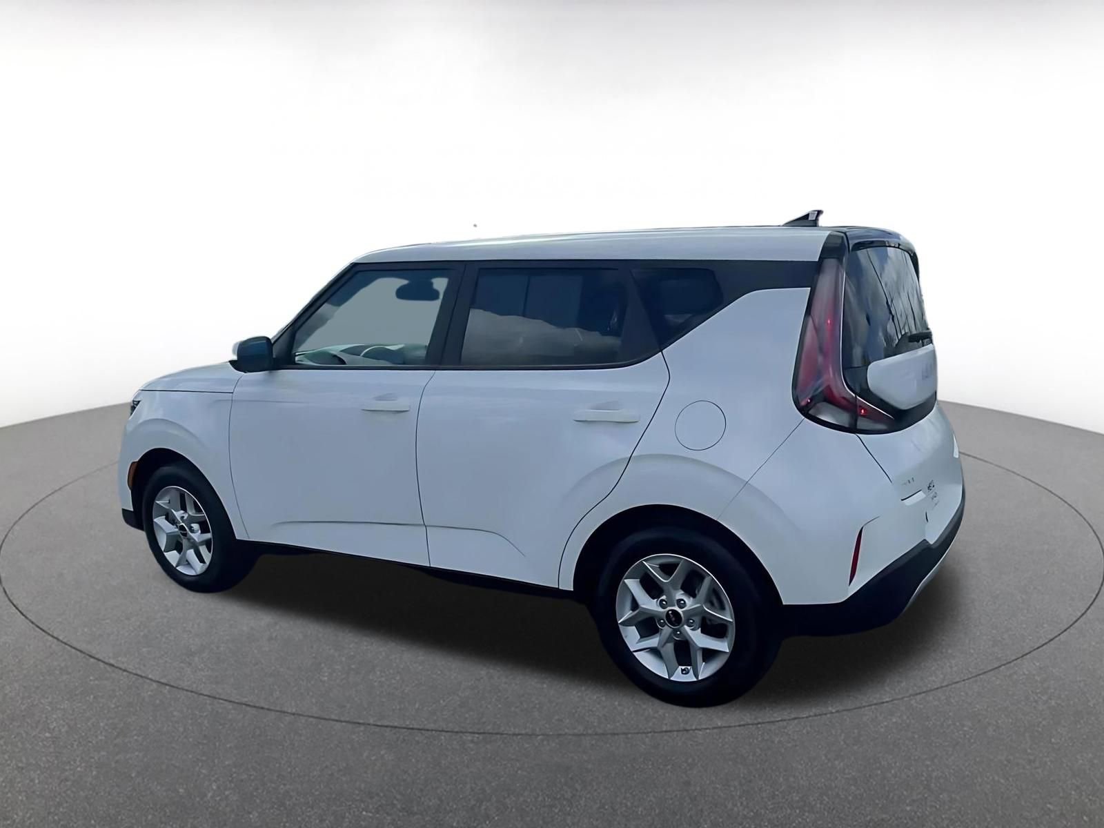 Used 2025 Kia Soul LX w/ LX Technology Package image 10