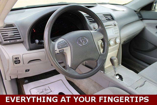 Used 2010 Toyota Camry LE image 11