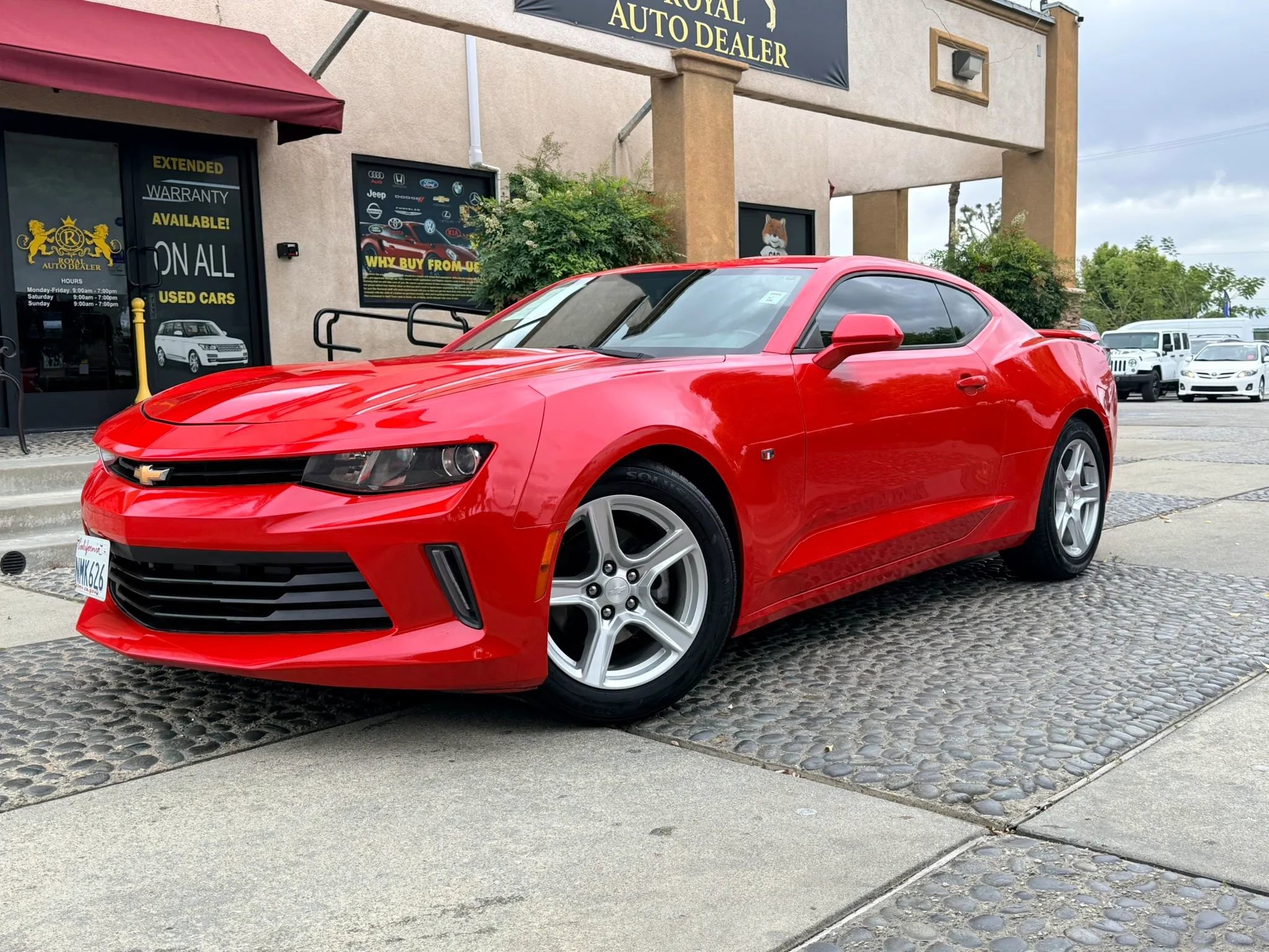 Used 2018 Chevrolet Camaro LT RWD image 1