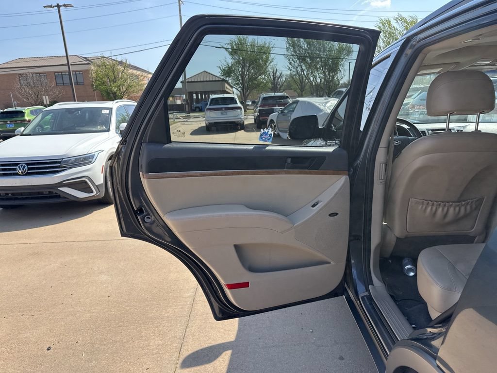 Used 2012 Hyundai Veracruz Limited w/ Navigation Pkg FWD image 13