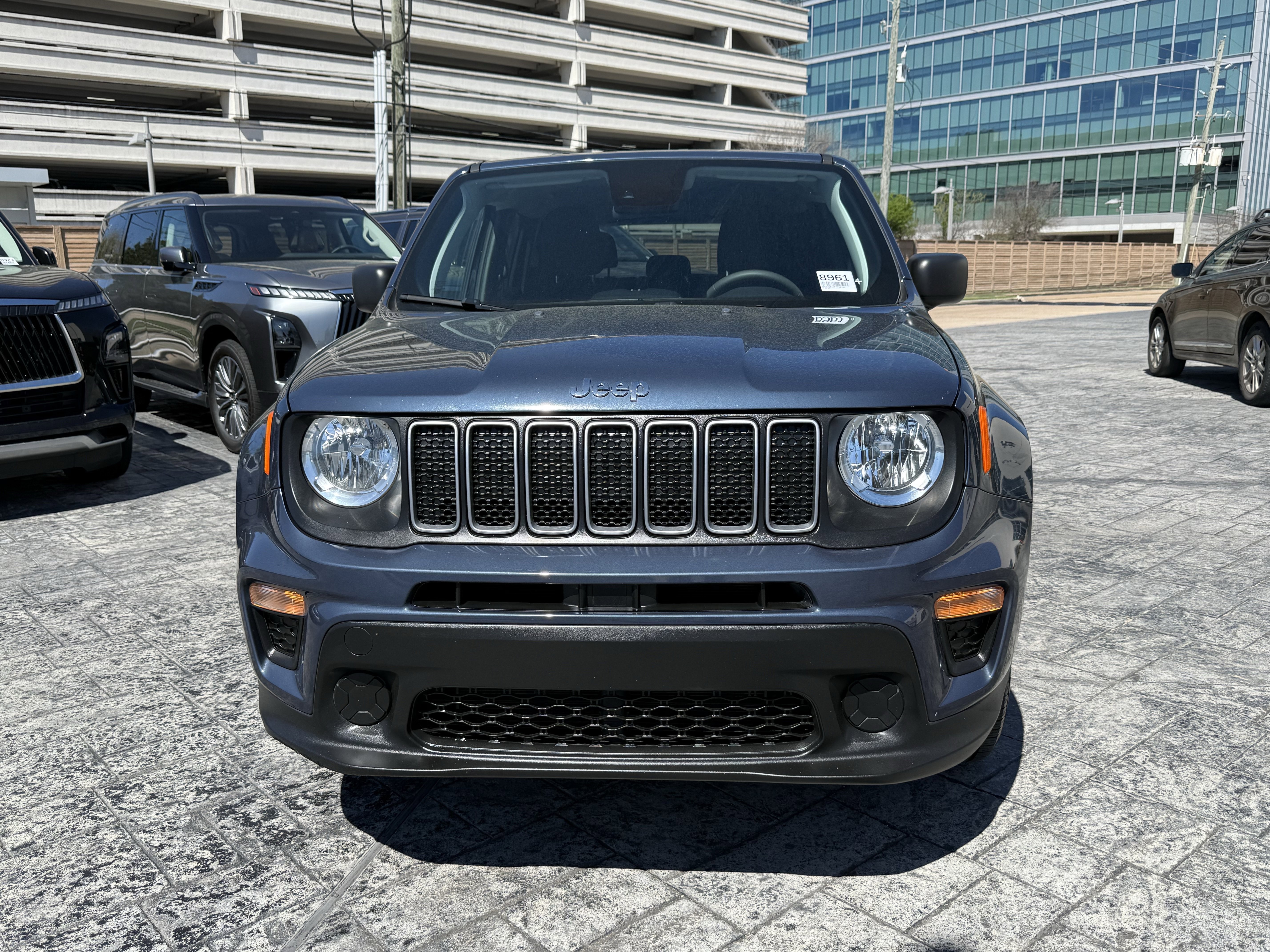 Used 2023 Jeep Renegade Latitude AWD/4WD image 2