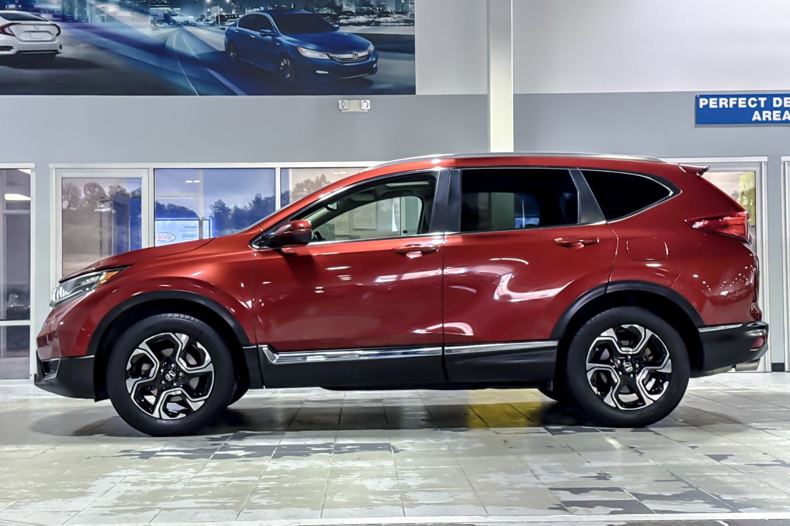 Certified 2018 Honda CR-V Touring image 2