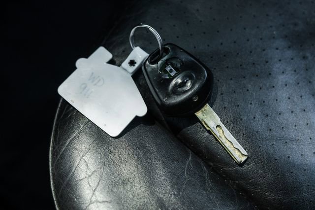 Used 2002 Porsche 911 Carrera 4 image 77